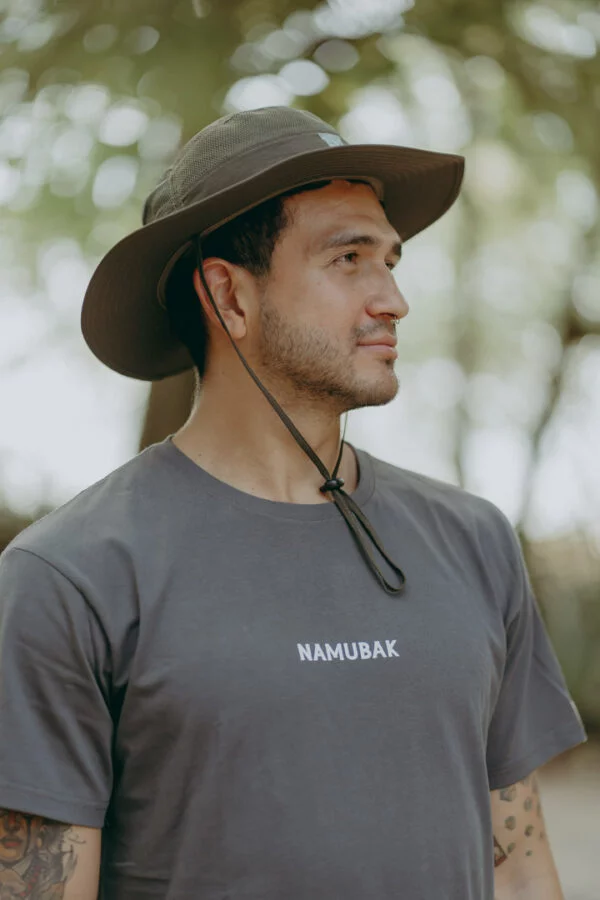 Sombrero tipo Safari - NAMUBAK - Marca Outdoors - NAMUBAK - Marca Outdoors